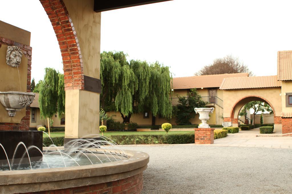 Accolades Boutique Venue Hotel Midrand Exterior photo